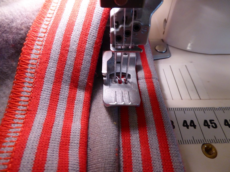 projects:top_stitching_the_sleeve_bands.jpg